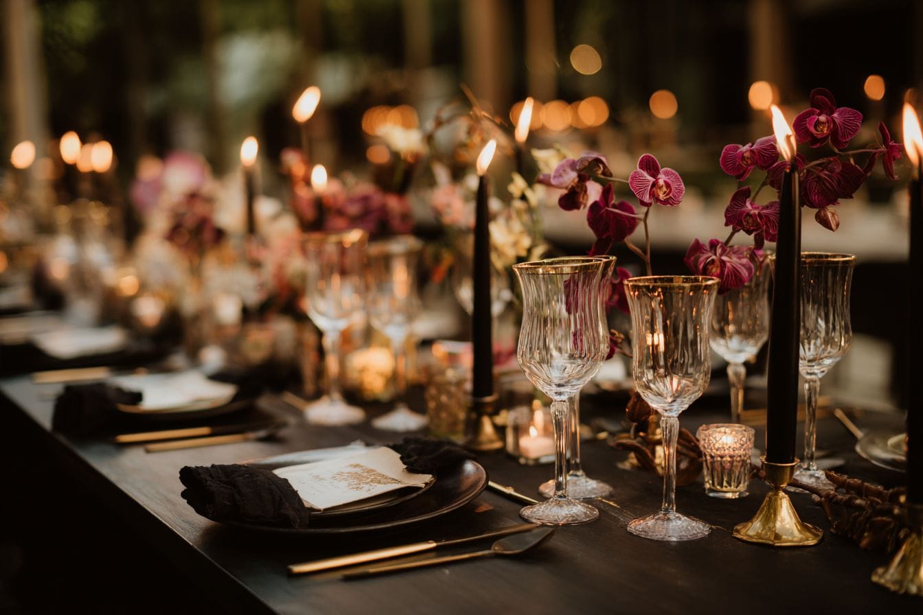 Dark Wedding Décor Ideas