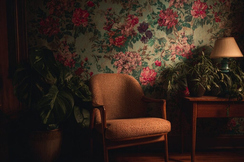 Dark & Moody Wallpaper Ideas